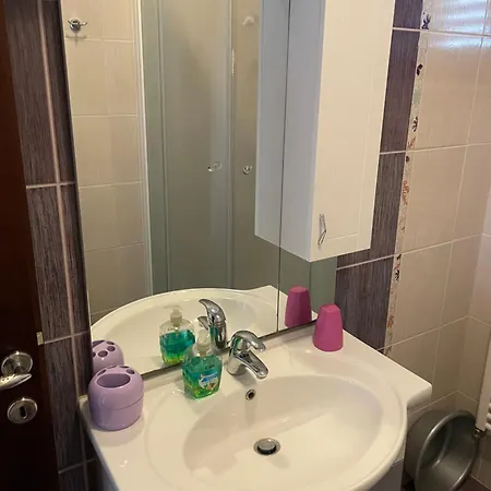 Kimberlly Apartment *